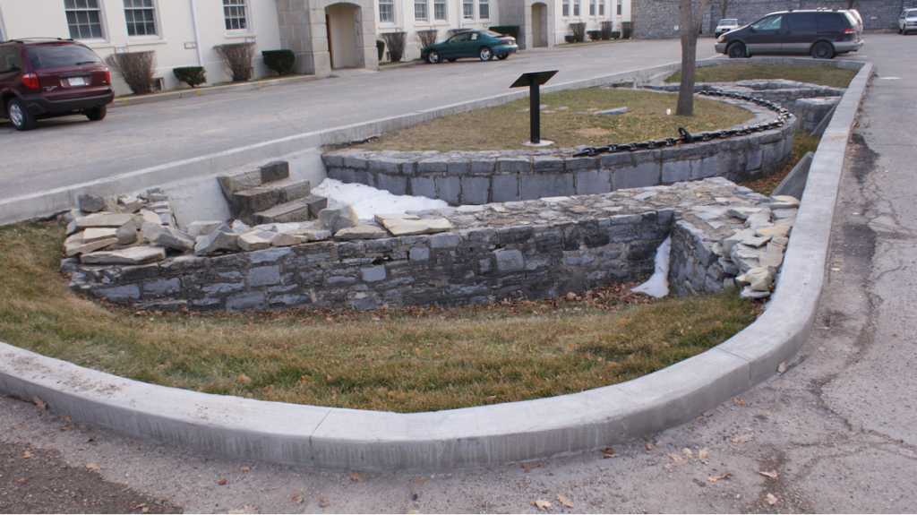 Les vestiges du premier Fort Frontenac. Photo: Sophie Perrad